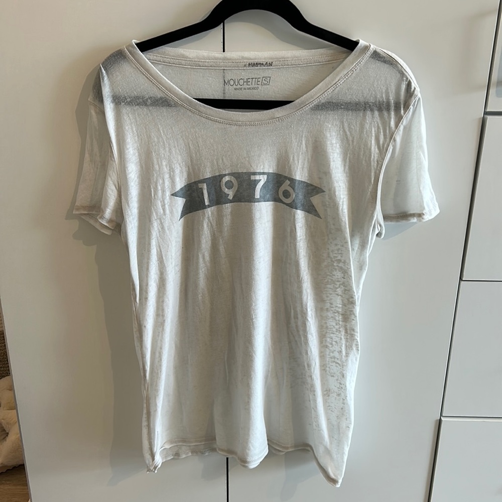 URBAN OUTFITTERS TEE
